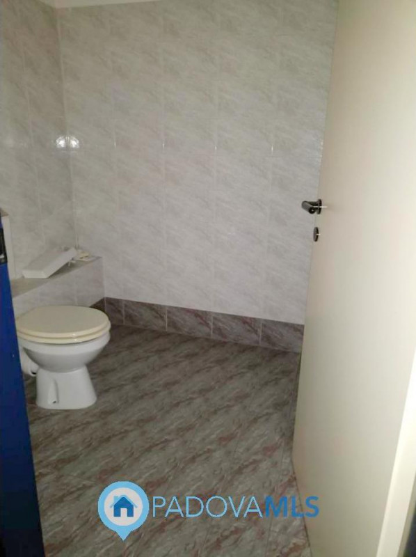 Immobile in esclusiva al Gruppo Padova MLS

Scopri un'opportunità unica in posizione strategica. ...