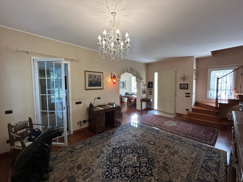 Comfort ed Eleganza in Residence: Casa Singola a Selvazzano! 

Nel cuore di Selvazzano Dentro, al...