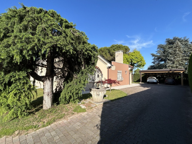 Comfort ed Eleganza in Residence: Casa Singola a Selvazzano! 

Nel cuore di Selvazzano Dentro, al...