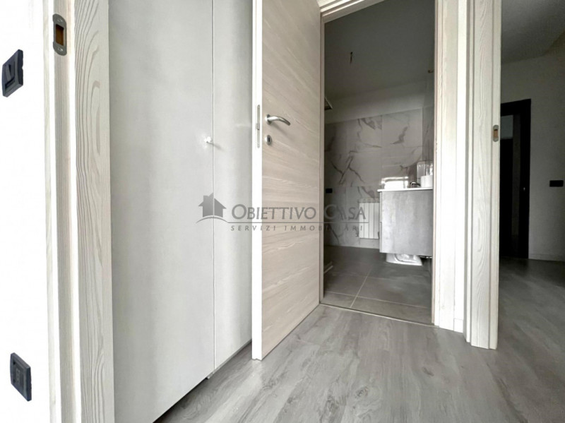 Rif. AT178 - A pochi passi dalla suggestiva Villa Bassi, proponiamo un rinnovato appartamento dup...