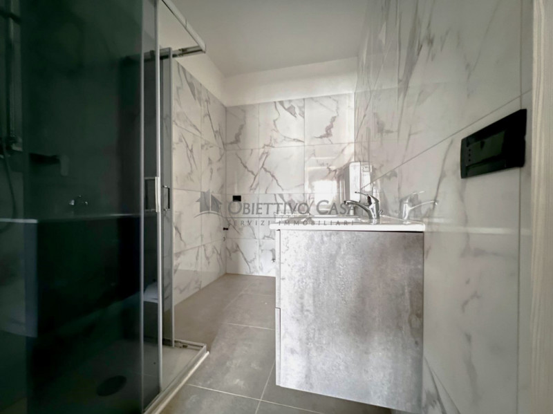 Rif. AT178 - A pochi passi dalla suggestiva Villa Bassi, proponiamo un rinnovato appartamento dup...