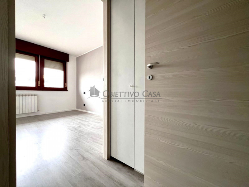 Rif. AT178 - A pochi passi dalla suggestiva Villa Bassi, proponiamo un rinnovato appartamento dup...