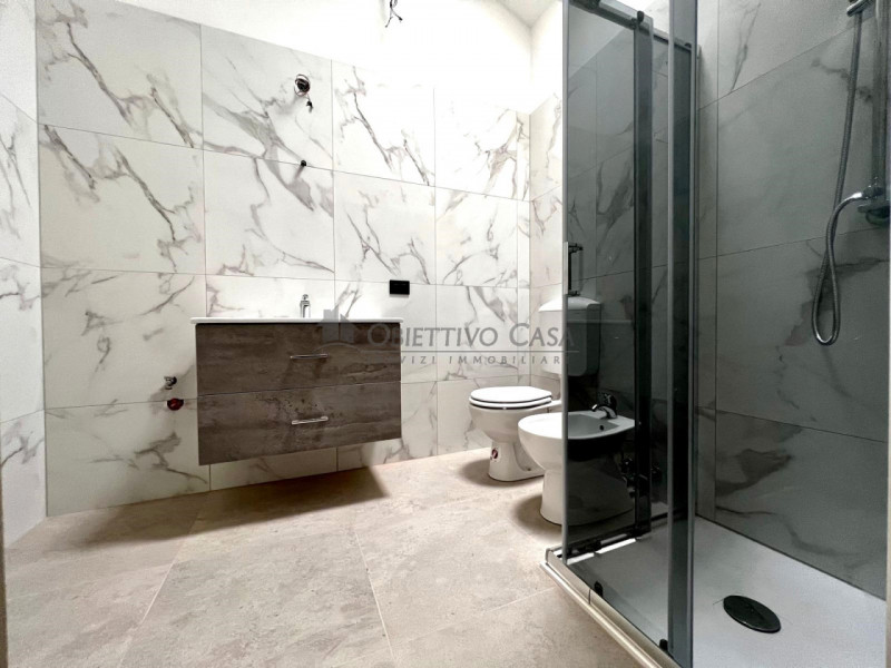 Rif. AT178 - A pochi passi dalla suggestiva Villa Bassi, proponiamo un rinnovato appartamento dup...