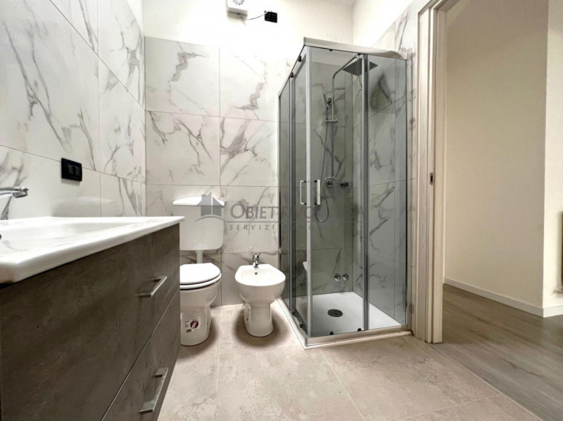 Rif. AT178 - A pochi passi dalla suggestiva Villa Bassi, proponiamo un rinnovato appartamento dup...