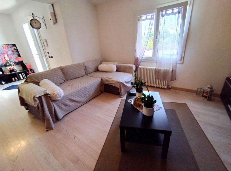 Rif. PD249 
In zona Villa Molin – via Ponte della Cagna, proponiamo porzione di schiera centrale ...