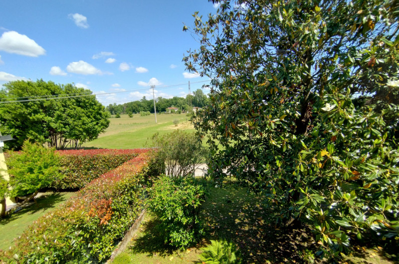 Rif. PD249 
In zona Villa Molin – via Ponte della Cagna, proponiamo porzione di schiera centrale ...