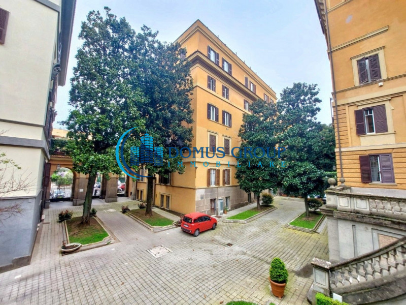 Roma Vendita Appartamento trilocale
