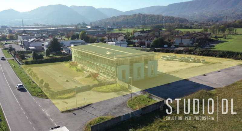 Posizione strategica, struttura solida a Malo, in un lotto di 4.635 mq, sorge un edificio di 2.16...