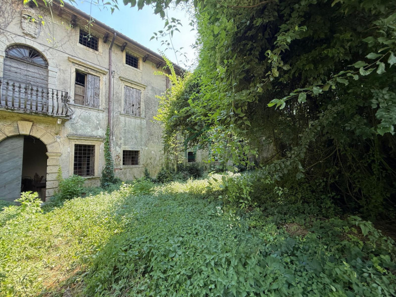 Ville e Villette in Vendita a Colognola ai Colli