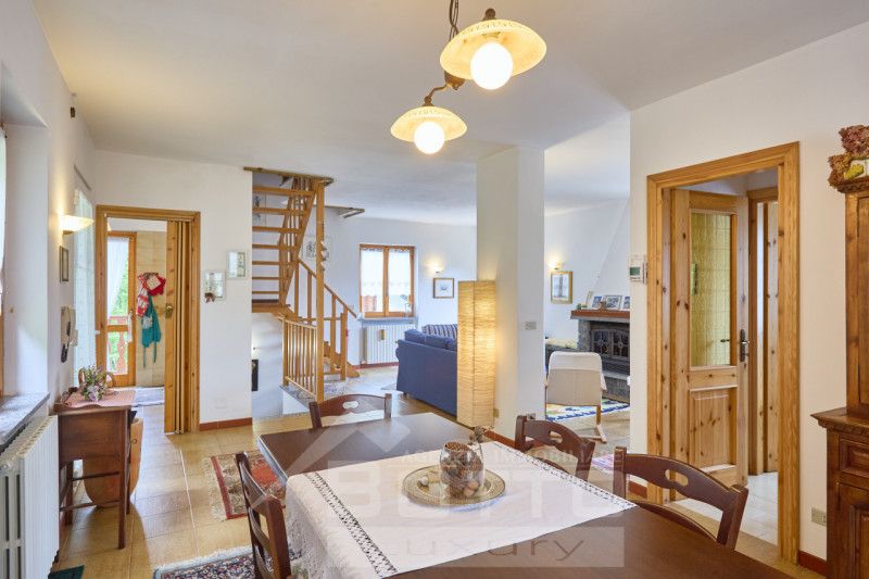 "Independent house for sale in Piode with garden and views of Valsesia"