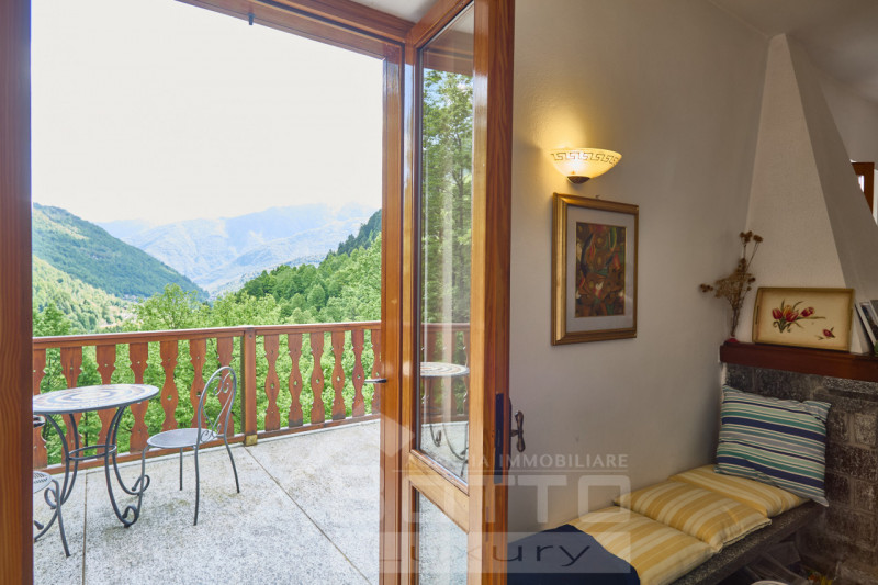 "Independent house for sale in Piode with garden and views of Valsesia"