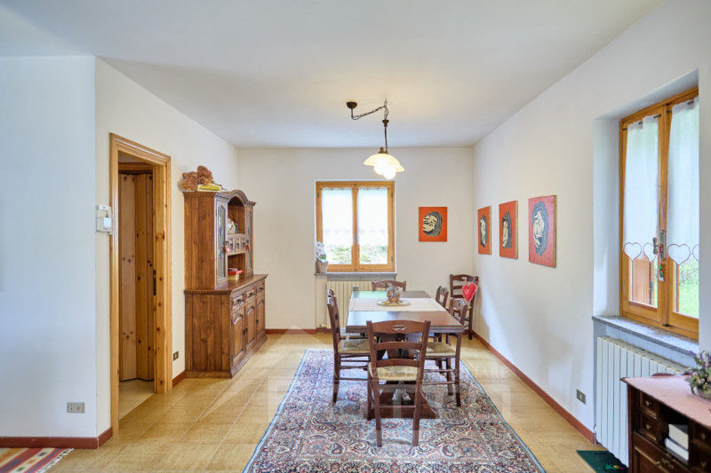 "Independent house for sale in Piode with garden and views of Valsesia"