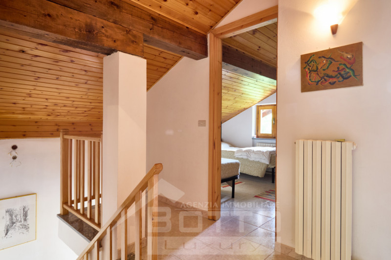 "Independent house for sale in Piode with garden and views of Valsesia"