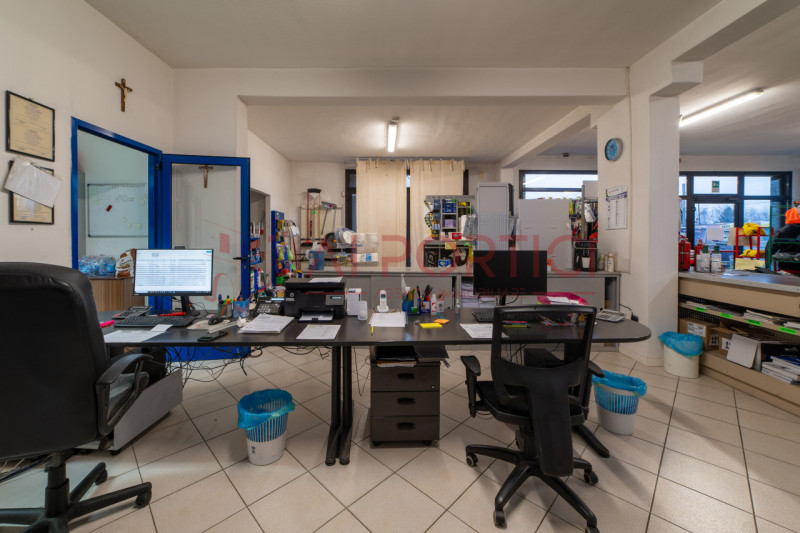 SANT'ANGELO DI PIOVE DI SACCO - Vigorovea - Lungo SS516 - CAPANNONE di 465mq ristrutturato nel 20...