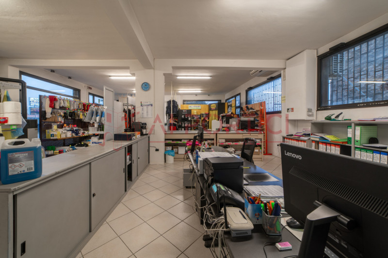 SANT'ANGELO DI PIOVE DI SACCO - Vigorovea - Lungo SS516 - CAPANNONE di 465mq ristrutturato nel 20...