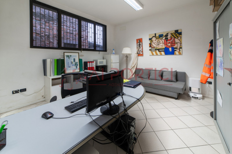 SANT'ANGELO DI PIOVE DI SACCO - Vigorovea - Lungo SS516 - CAPANNONE di 465mq ristrutturato nel 20...