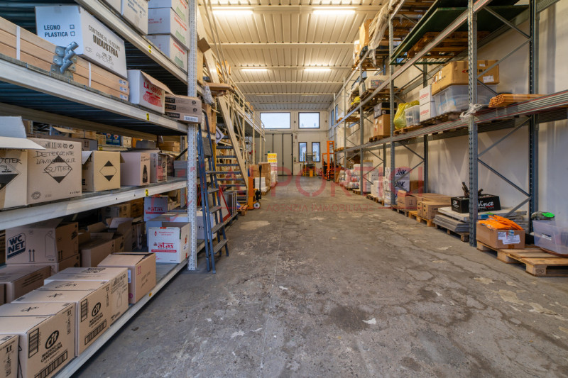 SANT'ANGELO DI PIOVE DI SACCO - Vigorovea - Lungo SS516 - CAPANNONE di 465mq ristrutturato nel 20...