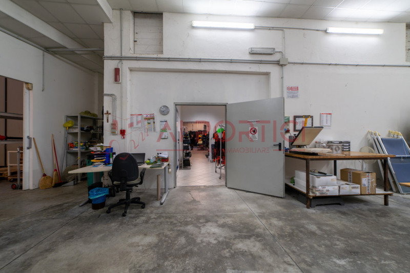 SANT'ANGELO DI PIOVE DI SACCO - Vigorovea - Lungo SS516 - CAPANNONE di 465mq ristrutturato nel 20...