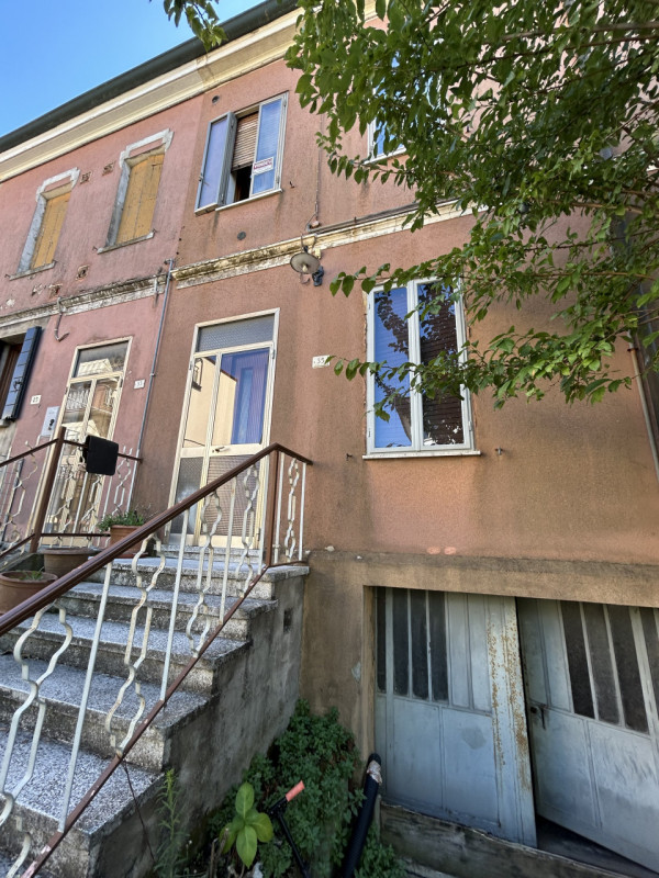 Accogliente appartamento a Battaglia Terme in palazzina di sole 2 unità comodo ai servizi e in zo...