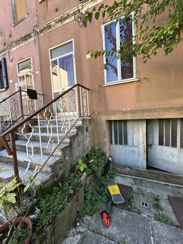 Accogliente appartamento a Battaglia Terme in palazzina di sole 2 unità comodo ai servizi e in zo...