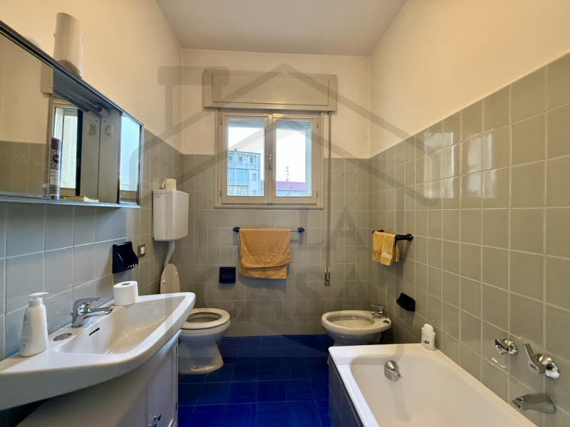 ABANO TERME – In pieno centro, a due passi dalla zona pedonale e da tutti i principali servizi, p...