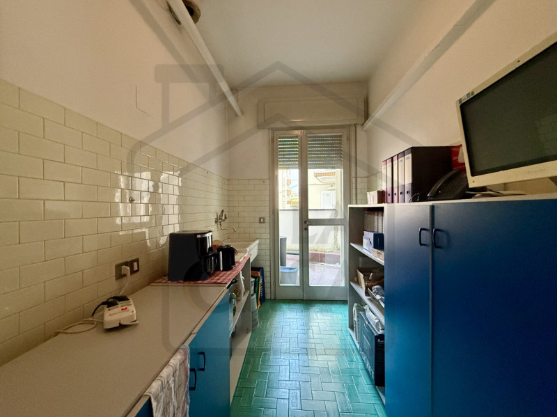 ABANO TERME – In pieno centro, a due passi dalla zona pedonale e da tutti i principali servizi, p...