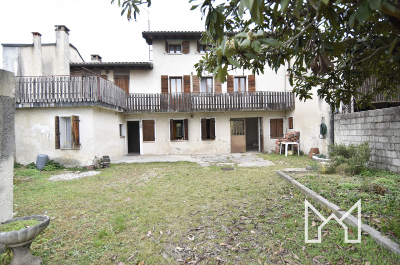 SAN GIUSEPPE- Inserita in zona tranquilla comoda al centro paese e a pochi minuti da Bassano, pro...