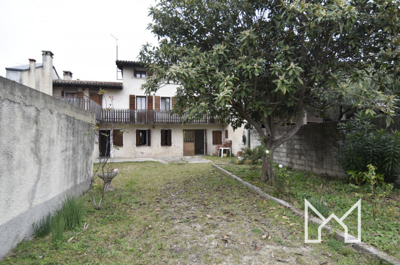 SAN GIUSEPPE- Inserita in zona tranquilla comoda al centro paese e a pochi minuti da Bassano, pro...