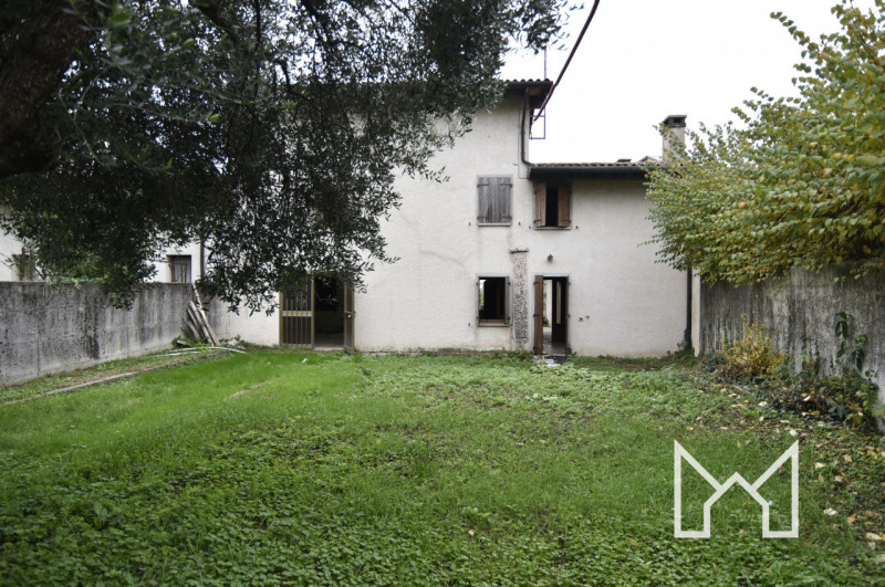 SAN GIUSEPPE- Inserita in zona tranquilla comoda al centro paese e a pochi minuti da Bassano, pro...