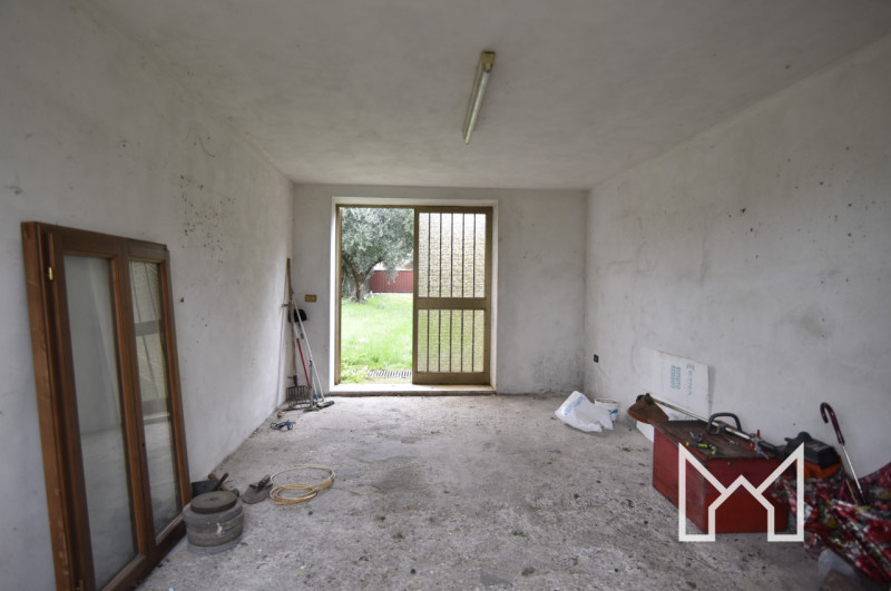 SAN GIUSEPPE- Inserita in zona tranquilla comoda al centro paese e a pochi minuti da Bassano, pro...