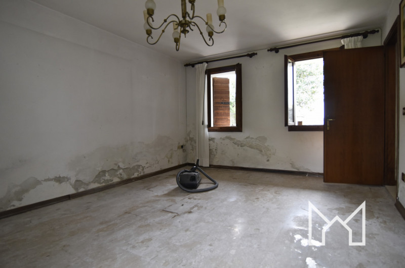 SAN GIUSEPPE- Inserita in zona tranquilla comoda al centro paese e a pochi minuti da Bassano, pro...