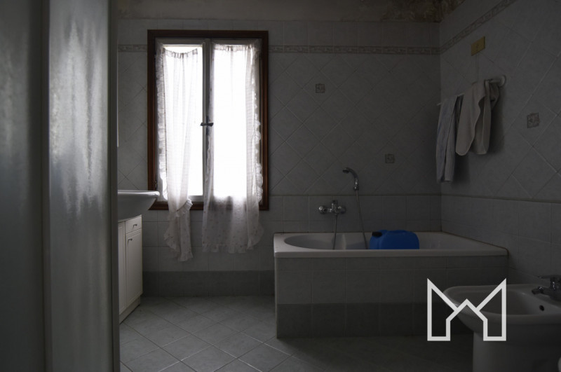 SAN GIUSEPPE- Inserita in zona tranquilla comoda al centro paese e a pochi minuti da Bassano, pro...