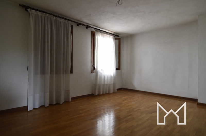 SAN GIUSEPPE- Inserita in zona tranquilla comoda al centro paese e a pochi minuti da Bassano, pro...