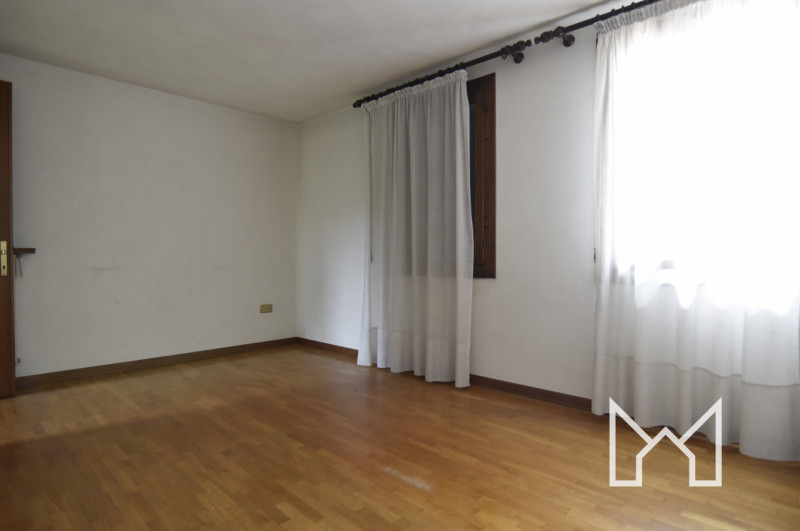 SAN GIUSEPPE- Inserita in zona tranquilla comoda al centro paese e a pochi minuti da Bassano, pro...