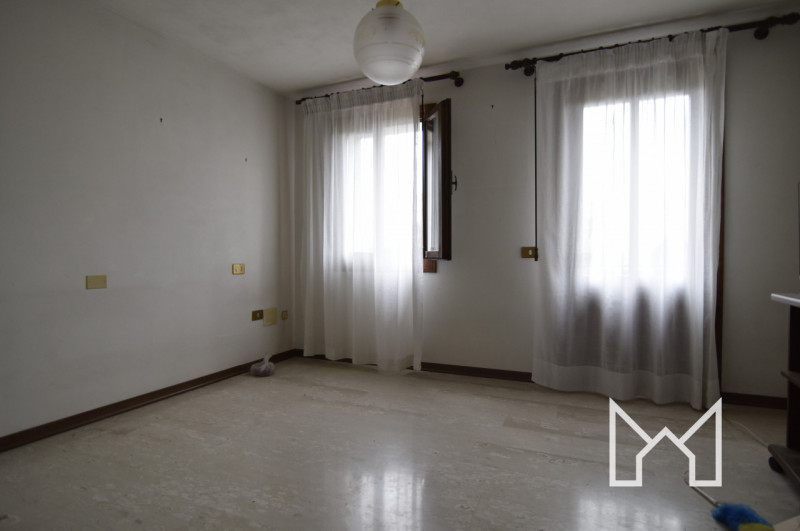 SAN GIUSEPPE- Inserita in zona tranquilla comoda al centro paese e a pochi minuti da Bassano, pro...