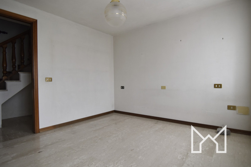 SAN GIUSEPPE- Inserita in zona tranquilla comoda al centro paese e a pochi minuti da Bassano, pro...