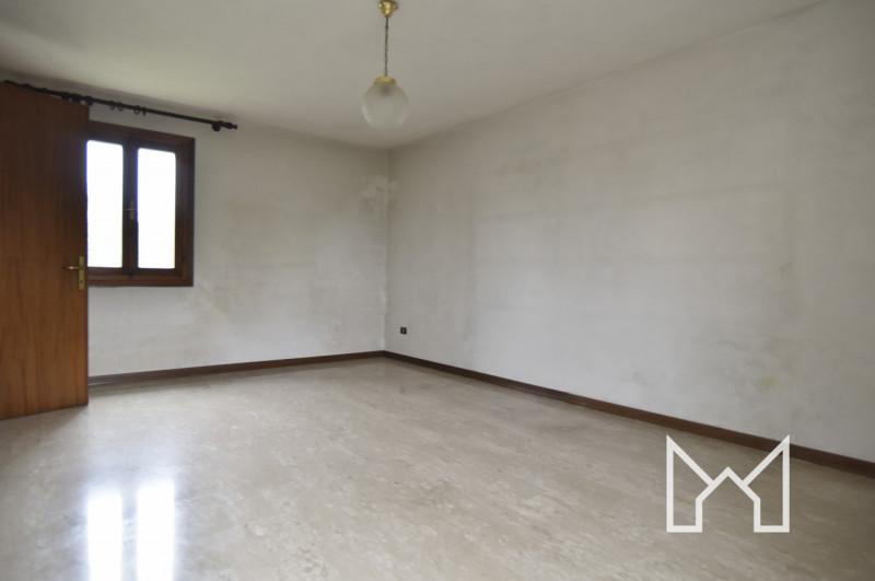 SAN GIUSEPPE- Inserita in zona tranquilla comoda al centro paese e a pochi minuti da Bassano, pro...