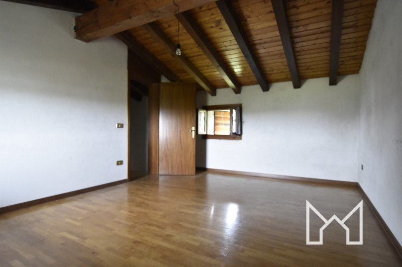 SAN GIUSEPPE- Inserita in zona tranquilla comoda al centro paese e a pochi minuti da Bassano, pro...