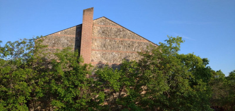 Scoprite il fascino senza tempo di questa magnifica villa situata nelle vicinanze del borgo stori...
