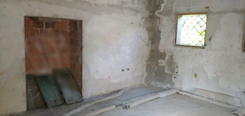 Scoprite il fascino senza tempo di questa magnifica villa situata nelle vicinanze del borgo stori...