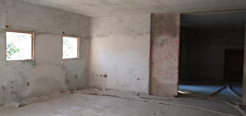 Scoprite il fascino senza tempo di questa magnifica villa situata nelle vicinanze del borgo stori...