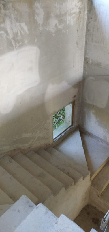 Scoprite il fascino senza tempo di questa magnifica villa situata nelle vicinanze del borgo stori...