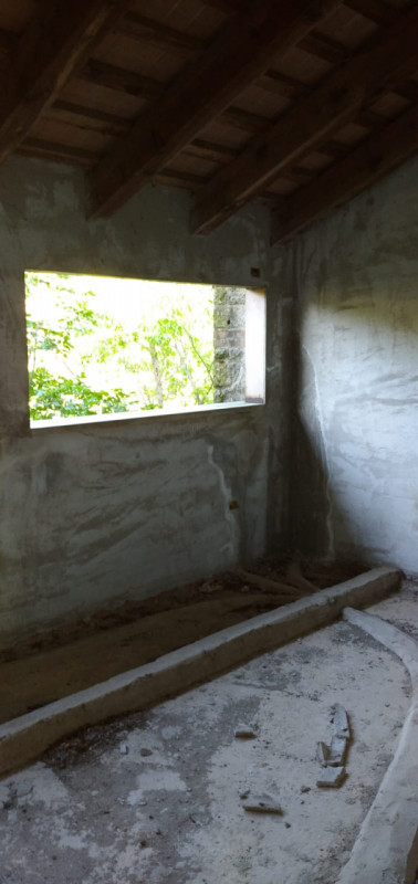 Scoprite il fascino senza tempo di questa magnifica villa situata nelle vicinanze del borgo stori...