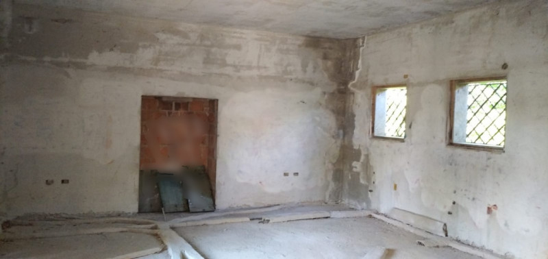 Scoprite il fascino senza tempo di questa magnifica villa situata nelle vicinanze del borgo stori...