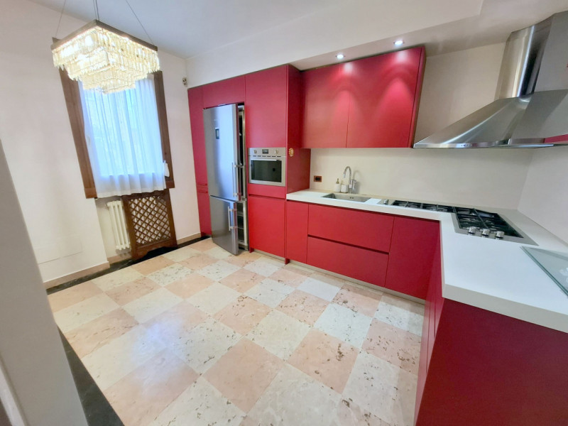 UN VERO ANGOLO DEL PARADISO IN PIENO CENTRO VIC.DUOMO €.1.080.000 - rif.SB02

Presentiamo un'eleg...