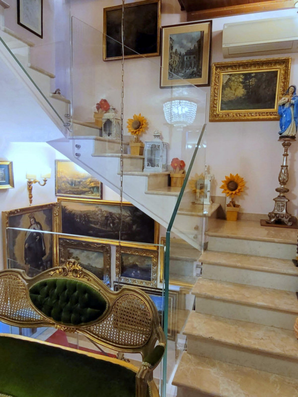 UN VERO ANGOLO DEL PARADISO IN PIENO CENTRO VIC.DUOMO €.1.080.000 - rif.SB02

Presentiamo un'eleg...