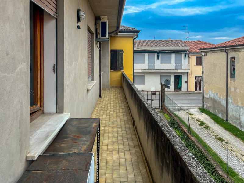 (Per INFO Vittorio 3517343301) Proponiamo in vendita splendida bifamiliare nel cuore di Pozzonovo...