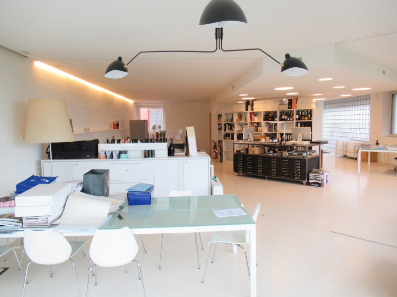 A Treviso (TV), zona fonderia, proponiamo in vendita ampio ed elegante ufficio open space di 122 ...