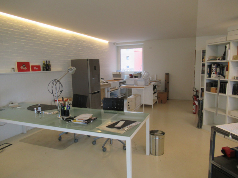 A Treviso (TV), zona fonderia, proponiamo in vendita ampio ed elegante ufficio open space di 122 ...