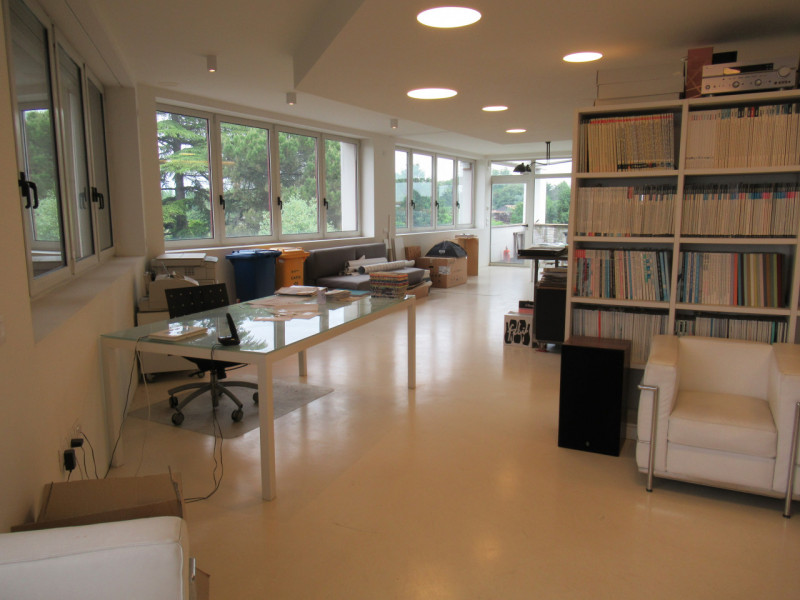 A Treviso (TV), zona fonderia, proponiamo in vendita ampio ed elegante ufficio open space di 122 ...